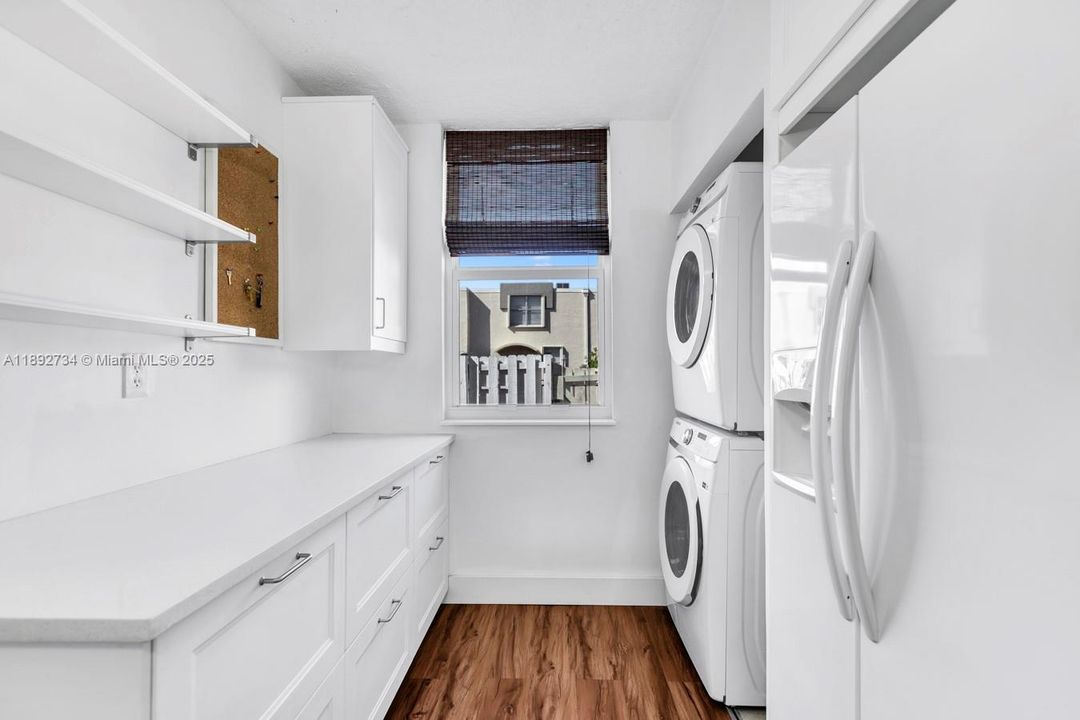 Recently Rented: $3,000 (2 beds, 2 baths, 1285 Square Feet)