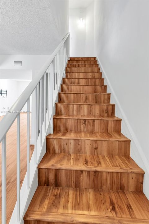 Recently Rented: $3,000 (2 beds, 2 baths, 1285 Square Feet)