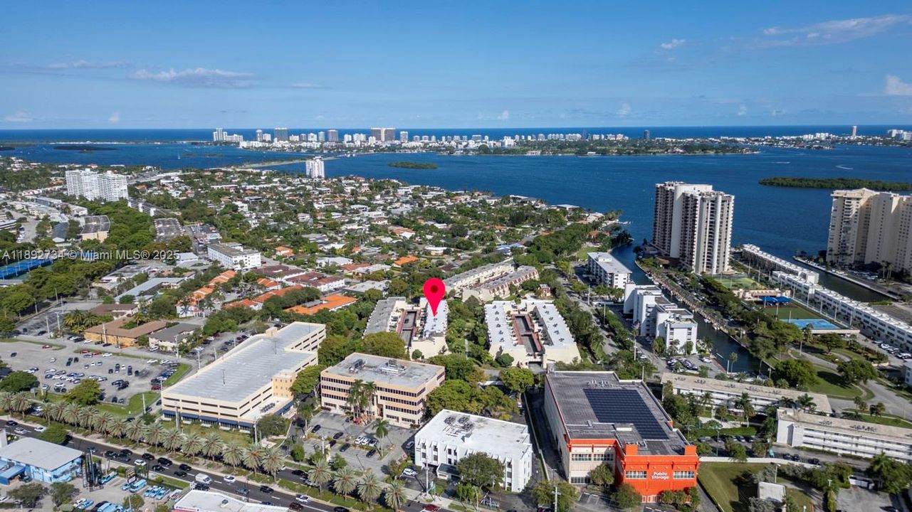 Recently Rented: $3,000 (2 beds, 2 baths, 1285 Square Feet)