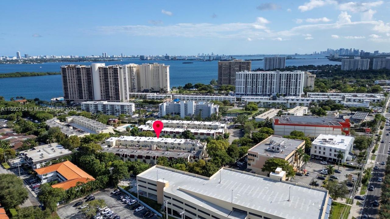 Recently Rented: $3,000 (2 beds, 2 baths, 1285 Square Feet)