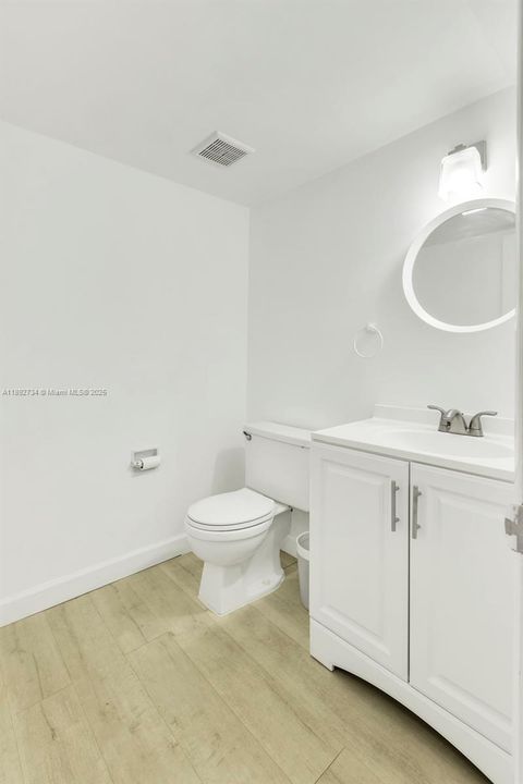 Recently Rented: $3,000 (2 beds, 2 baths, 1285 Square Feet)