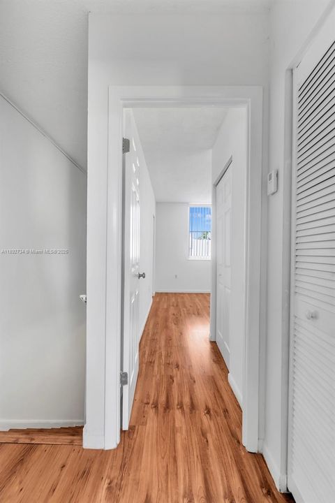 Recently Rented: $3,000 (2 beds, 2 baths, 1285 Square Feet)