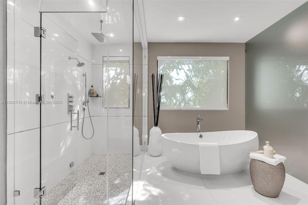 В аренду: $52,500 (7 спален, 7 ванн, 6169 Квадратных фут)