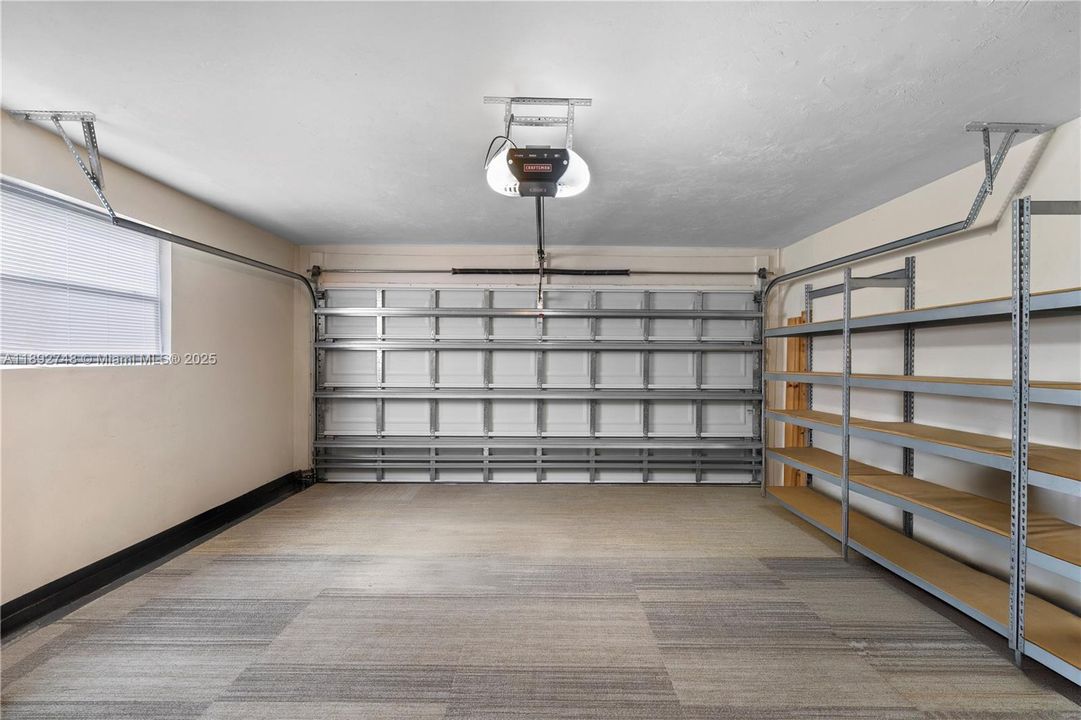 Recently Rented: $4,000 (3 beds, 2 baths, 1723 Square Feet)