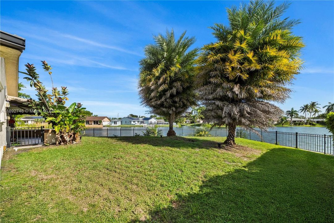 Recently Rented: $4,000 (3 beds, 2 baths, 1723 Square Feet)