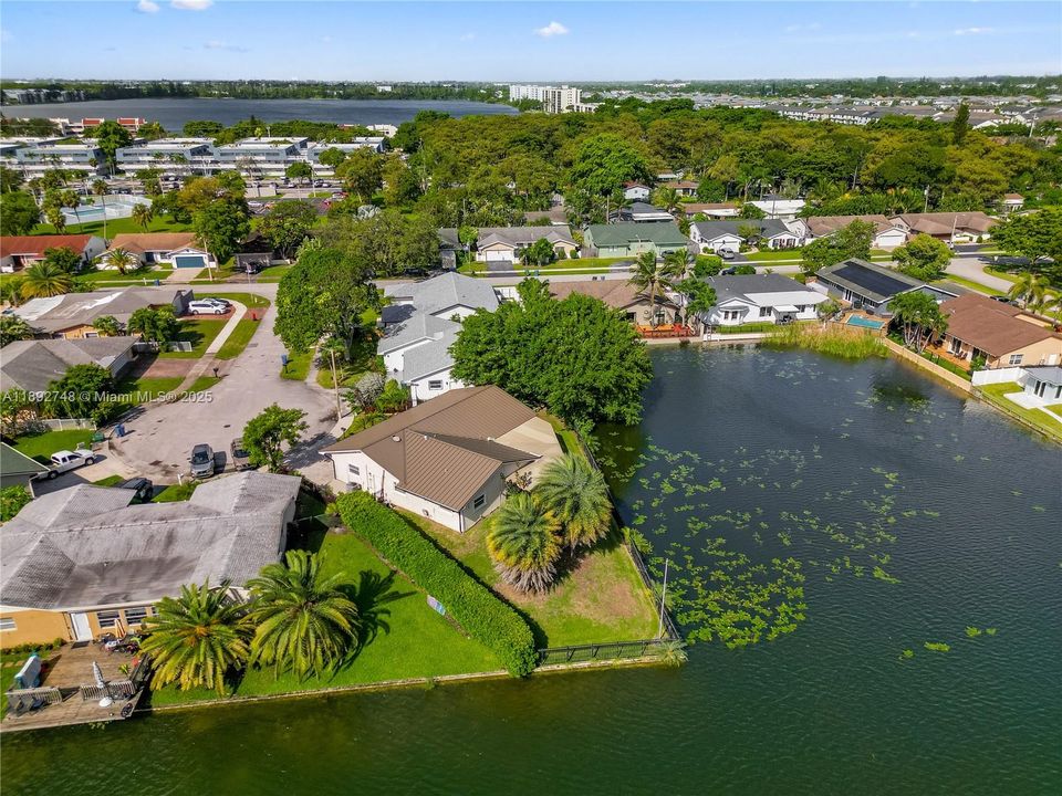 Recently Rented: $4,000 (3 beds, 2 baths, 1723 Square Feet)