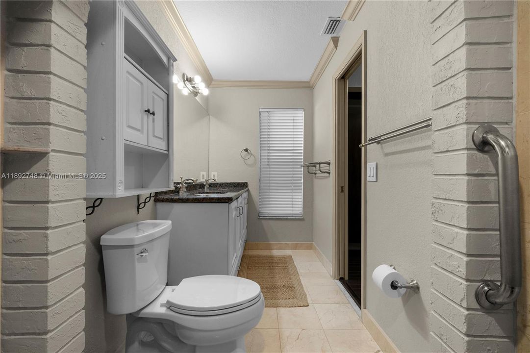 Recently Rented: $4,000 (3 beds, 2 baths, 1723 Square Feet)