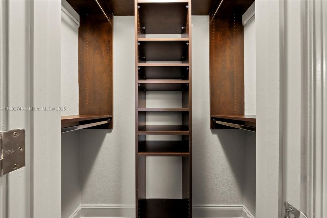 Recently Rented: $4,000 (3 beds, 2 baths, 1723 Square Feet)