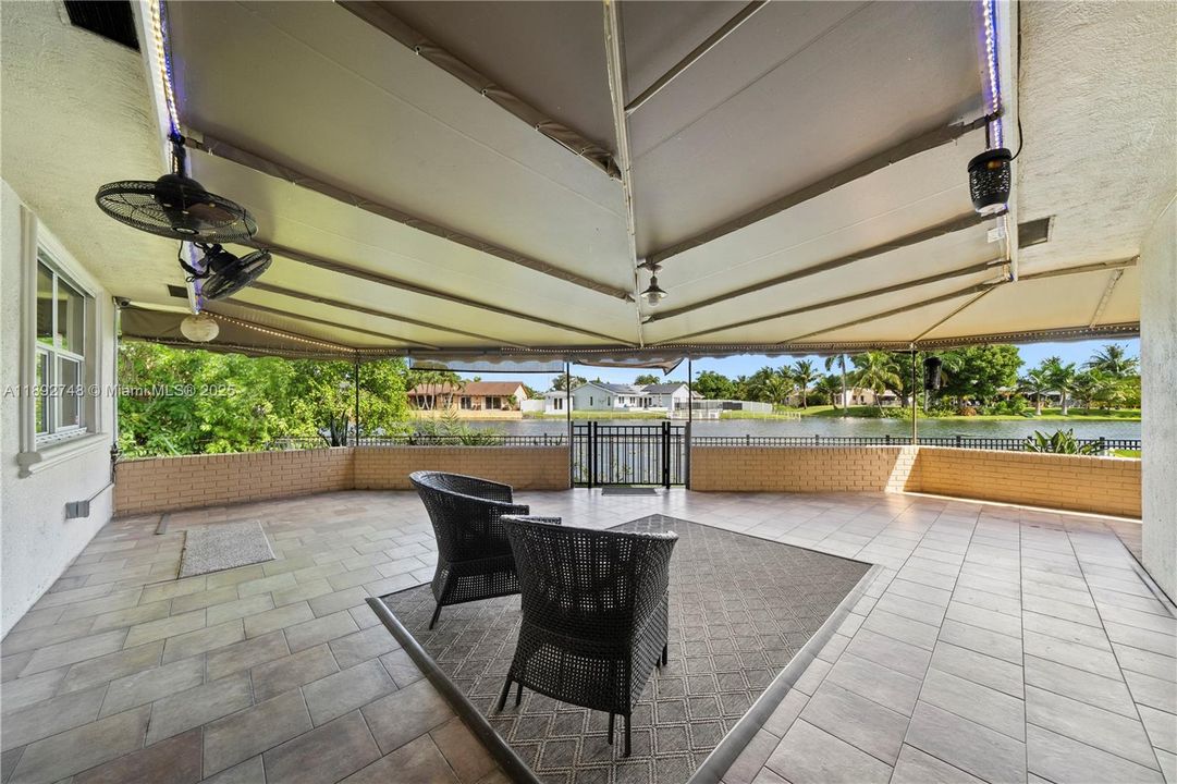 Recently Rented: $4,000 (3 beds, 2 baths, 1723 Square Feet)