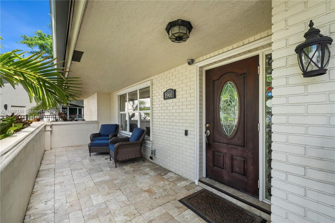 Recently Rented: $4,000 (3 beds, 2 baths, 1723 Square Feet)