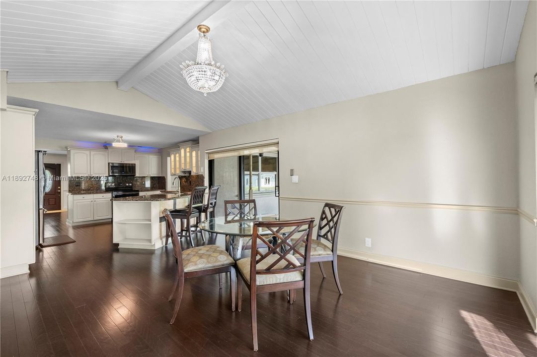 Recently Rented: $4,000 (3 beds, 2 baths, 1723 Square Feet)