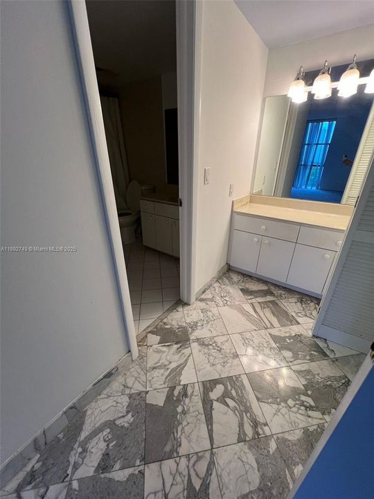 Recientemente alquilado: $2,450 (2 camas, 2 baños, 1320 Pies cuadrados)