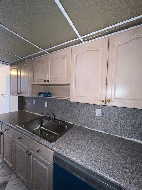 Recientemente alquilado: $2,450 (2 camas, 2 baños, 1320 Pies cuadrados)