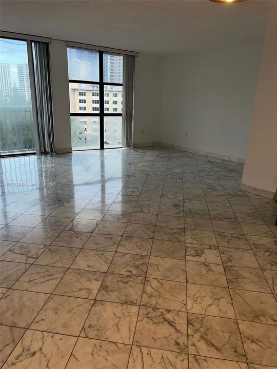 Recientemente alquilado: $2,450 (2 camas, 2 baños, 1320 Pies cuadrados)