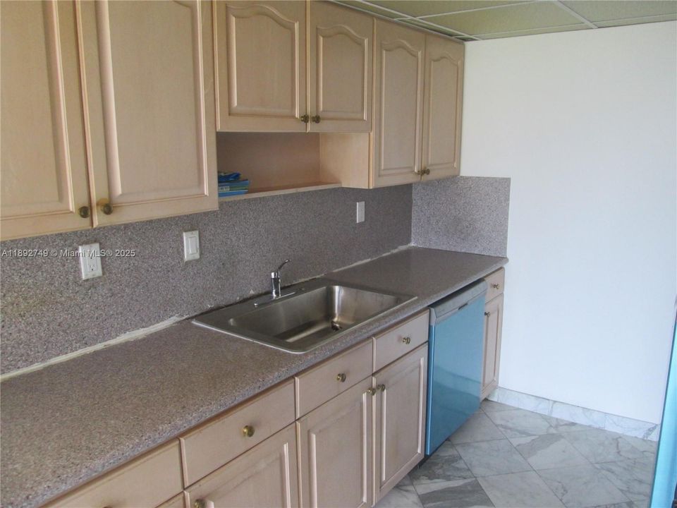 Recientemente alquilado: $2,450 (2 camas, 2 baños, 1320 Pies cuadrados)