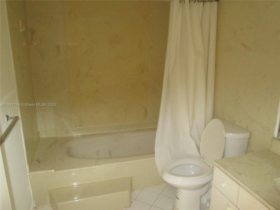 Recientemente alquilado: $2,450 (2 camas, 2 baños, 1320 Pies cuadrados)