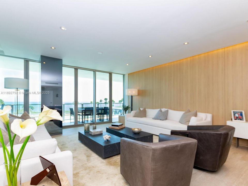 For Rent: $26,000 (2 beds, 3 baths, 1823 Square Feet)