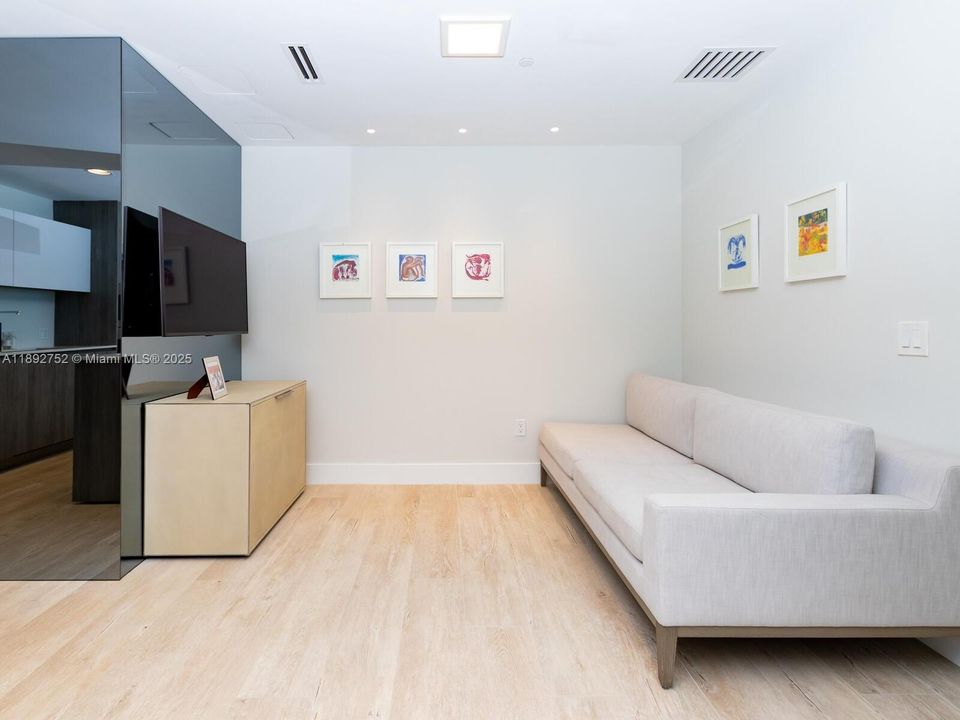 For Rent: $26,000 (2 beds, 3 baths, 1823 Square Feet)