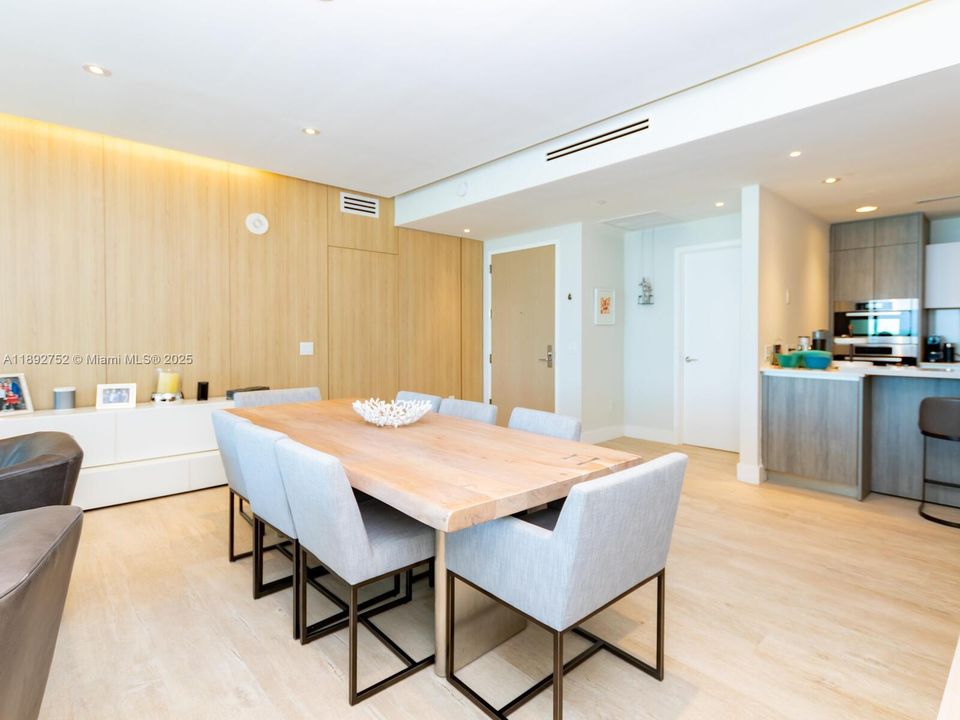 For Rent: $26,000 (2 beds, 3 baths, 1823 Square Feet)