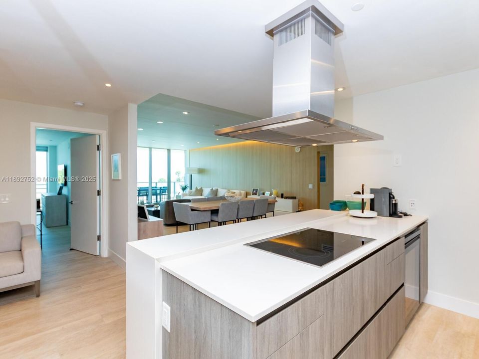 For Rent: $26,000 (2 beds, 3 baths, 1823 Square Feet)