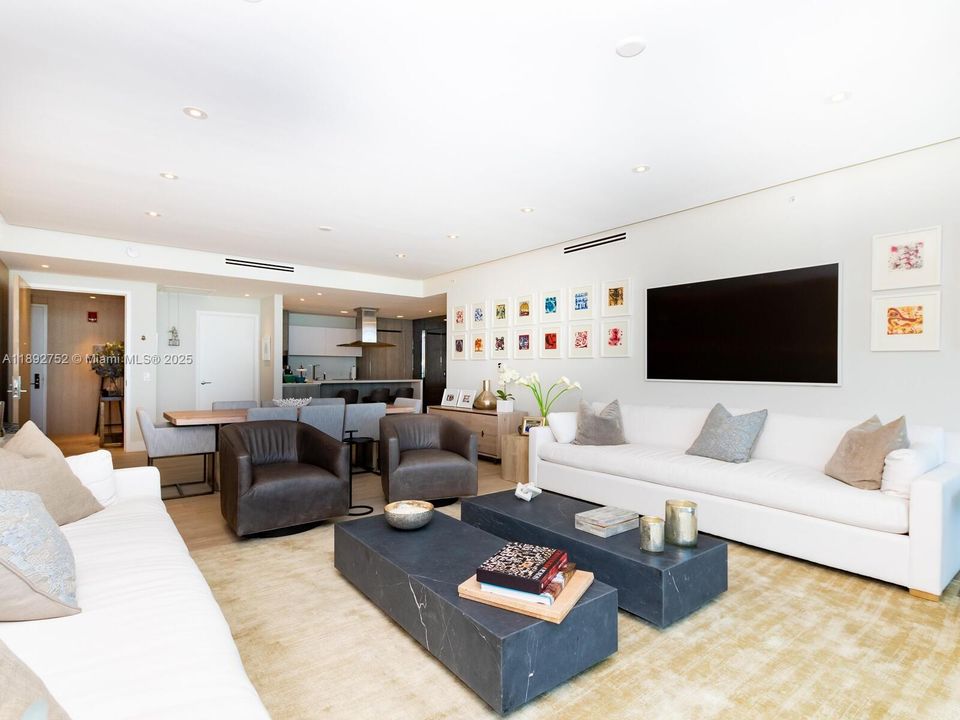 For Rent: $26,000 (2 beds, 3 baths, 1823 Square Feet)