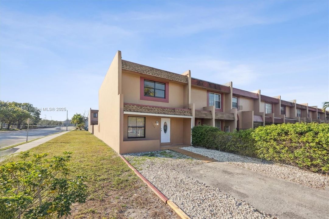 待售: $399,000 (3 贝兹, 2 浴室, 1406 平方英尺)