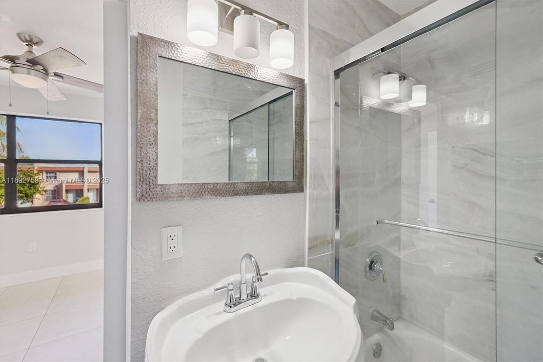 待售: $399,000 (3 贝兹, 2 浴室, 1406 平方英尺)