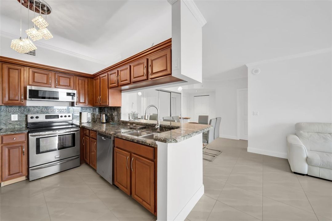 Activo con contrato: $3,300 (2 camas, 2 baños, 1116 Pies cuadrados)