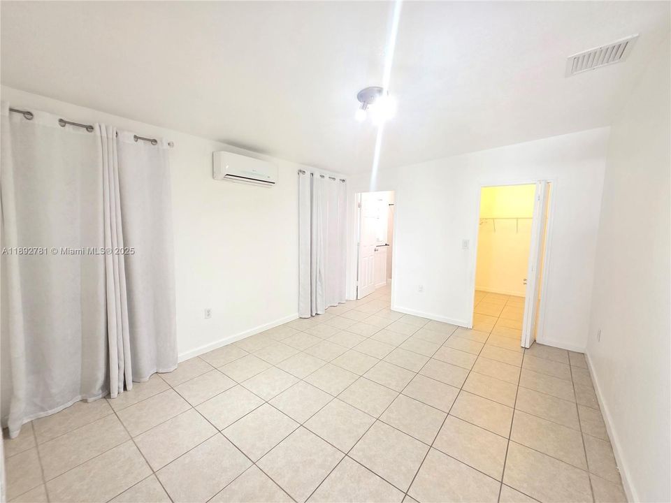 最近租的: $1,500 (1 贝兹, 1 浴室, 0 平方英尺)