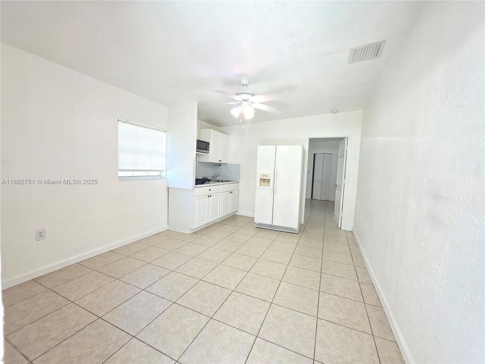 最近租的: $1,500 (1 贝兹, 1 浴室, 0 平方英尺)