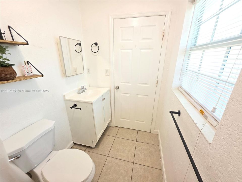 最近租的: $1,500 (1 贝兹, 1 浴室, 0 平方英尺)