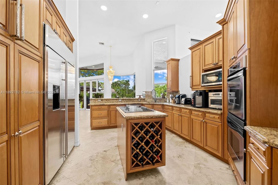 En Renta: $10,000 (6 camas, 4 baños, 3842 Pies cuadrados)