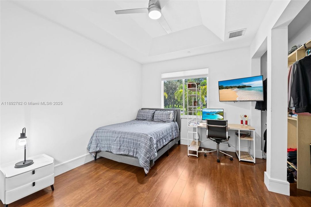 En Renta: $10,000 (6 camas, 4 baños, 3842 Pies cuadrados)