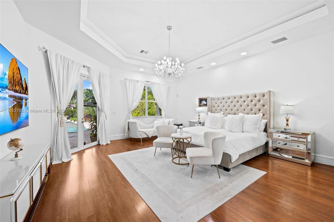 En Renta: $10,000 (6 camas, 4 baños, 3842 Pies cuadrados)