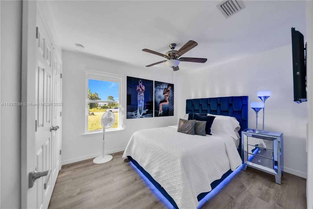 For Sale: $360,000 (4 beds, 2 baths, 1571 Square Feet)