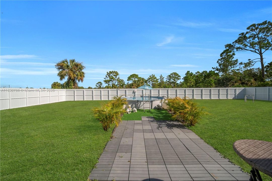 For Sale: $360,000 (4 beds, 2 baths, 1571 Square Feet)