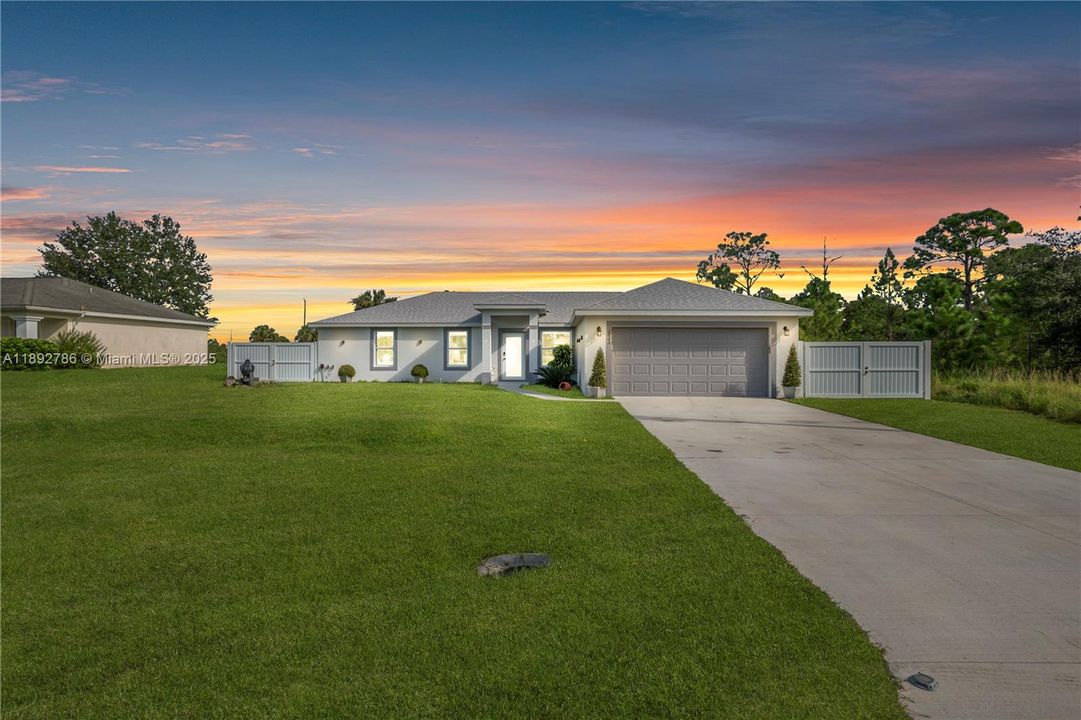 For Sale: $360,000 (4 beds, 2 baths, 1571 Square Feet)