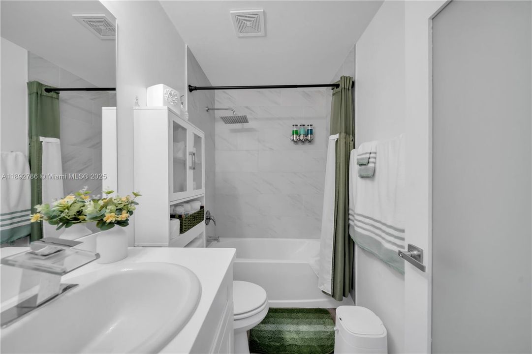 For Sale: $360,000 (4 beds, 2 baths, 1571 Square Feet)