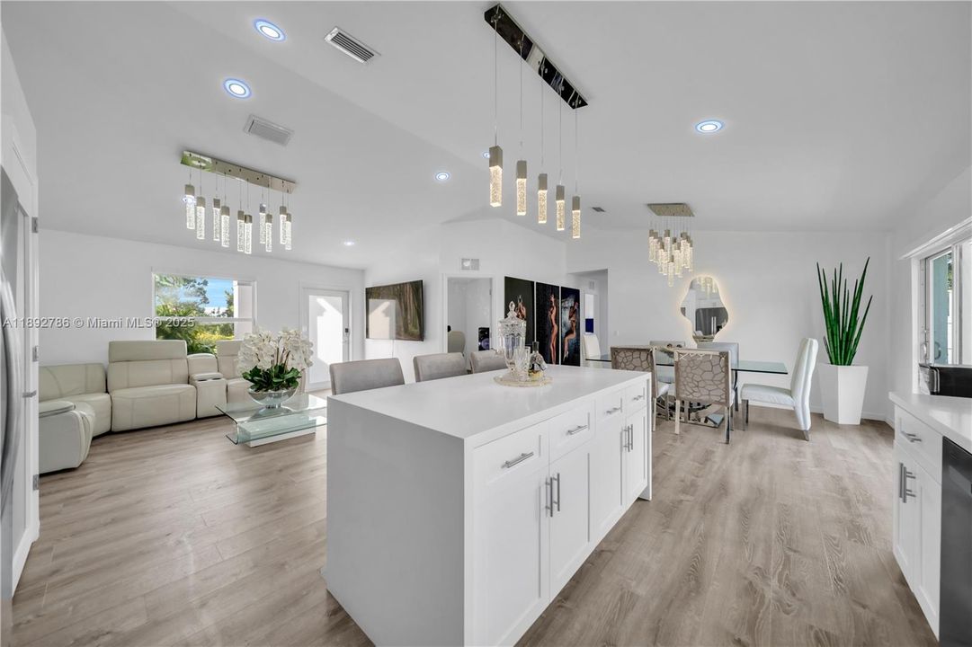 For Sale: $360,000 (4 beds, 2 baths, 1571 Square Feet)