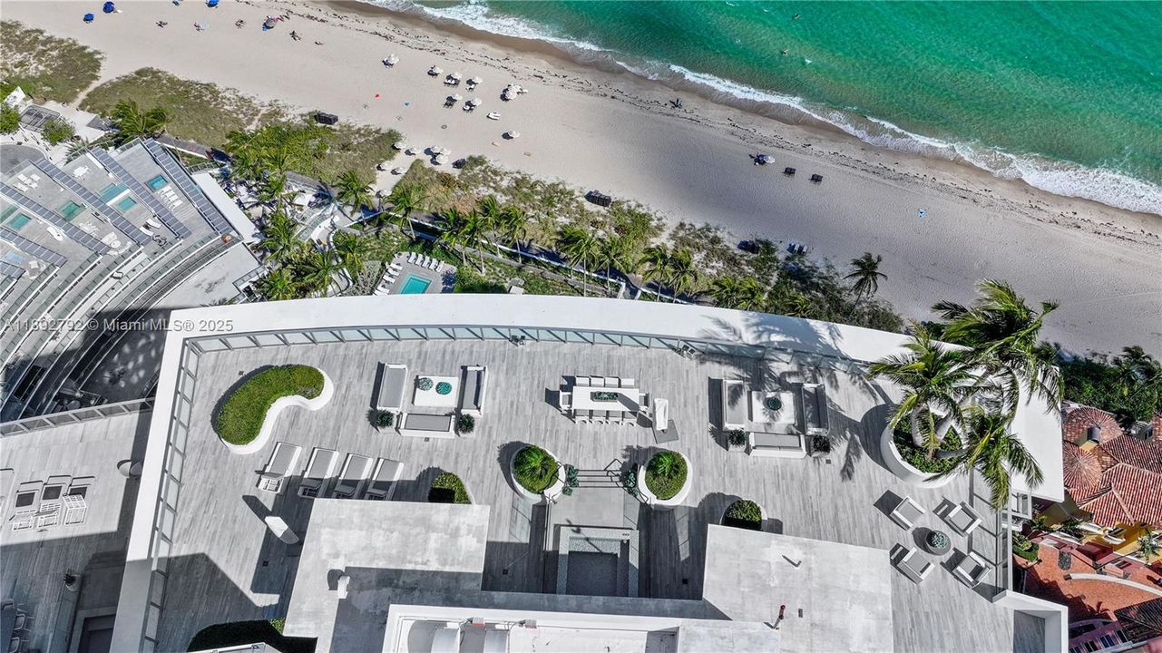 待售: $11,100,000 (4 贝兹, 5 浴室, 4365 平方英尺)