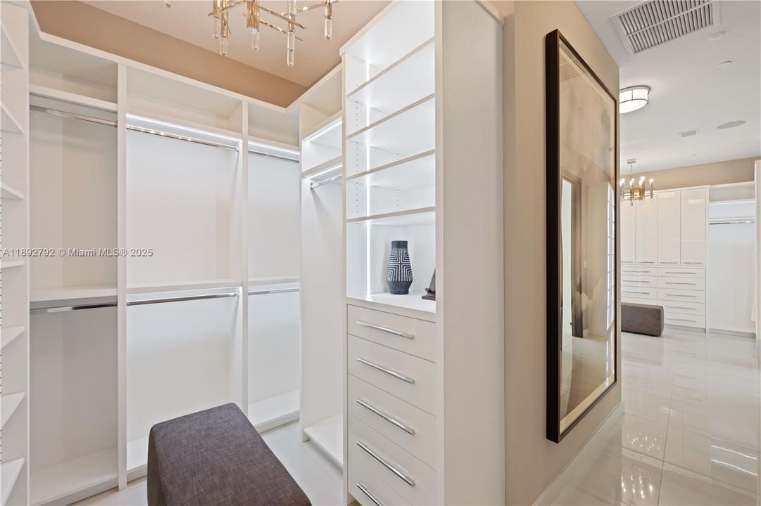 待售: $11,100,000 (4 贝兹, 5 浴室, 4365 平方英尺)