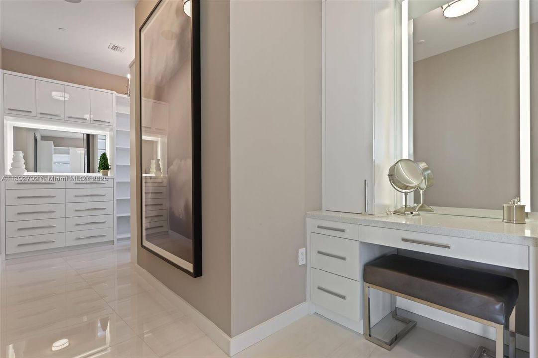 待售: $11,100,000 (4 贝兹, 5 浴室, 4365 平方英尺)