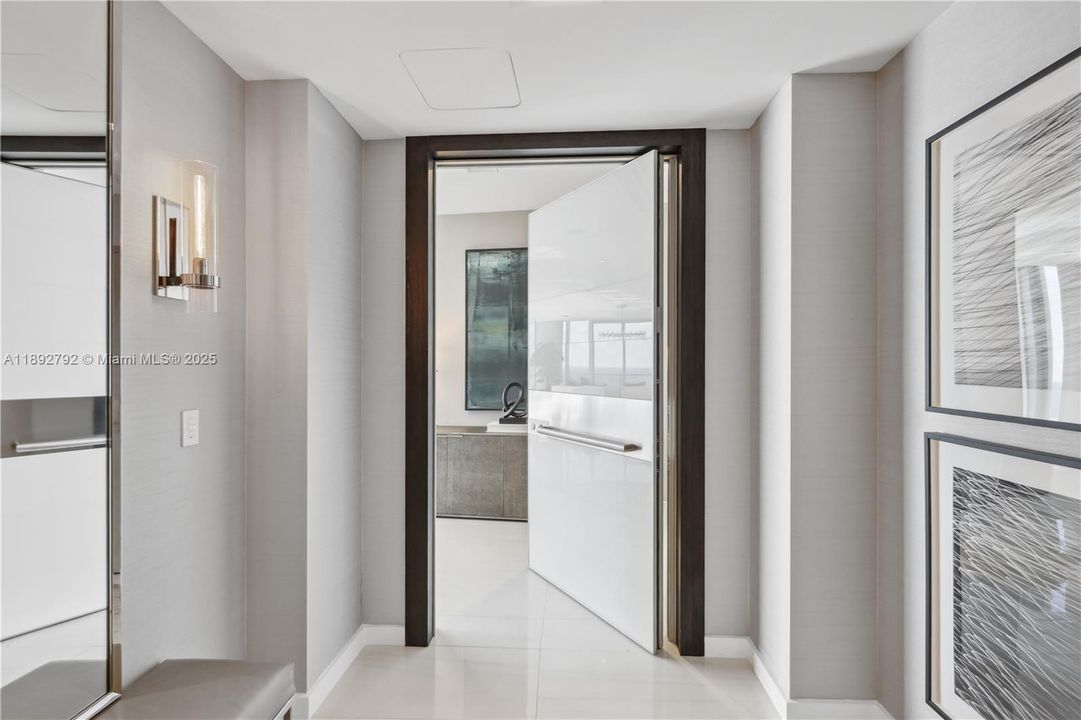 待售: $11,100,000 (4 贝兹, 5 浴室, 4365 平方英尺)