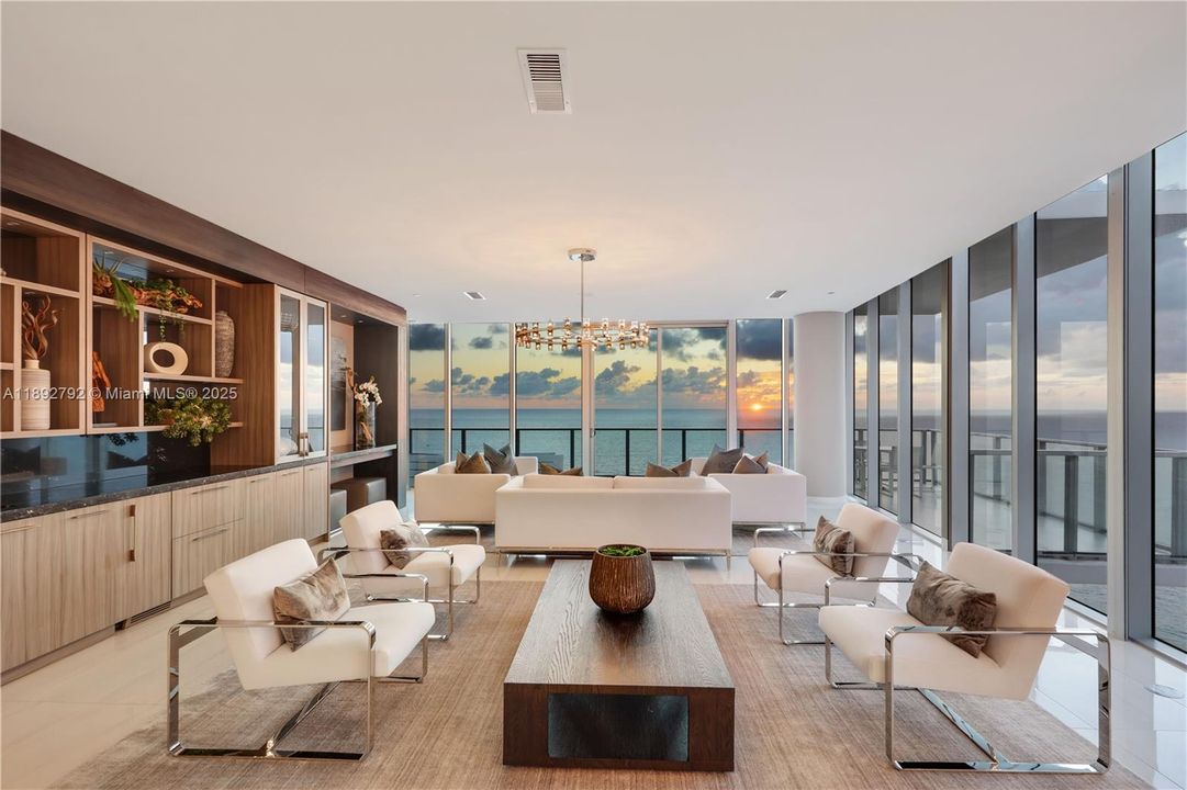 待售: $11,100,000 (4 贝兹, 5 浴室, 4365 平方英尺)