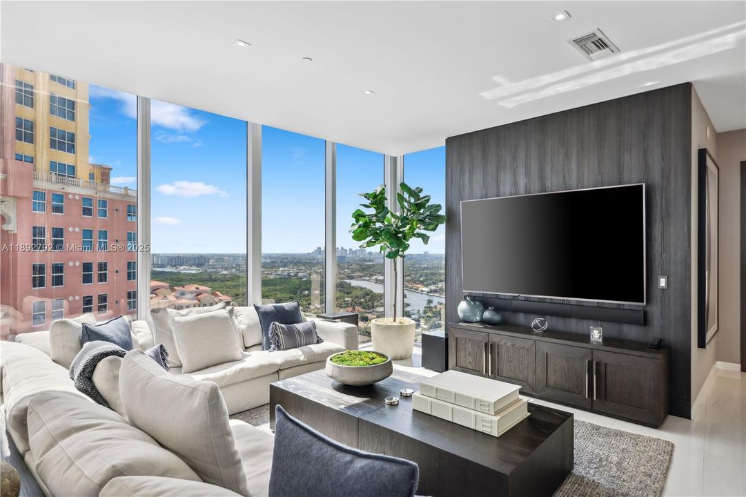 待售: $11,100,000 (4 贝兹, 5 浴室, 4365 平方英尺)