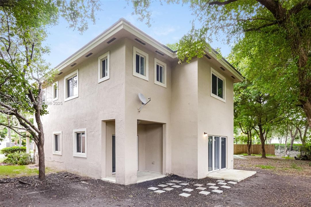 Active With Contract: $2,500 (5 beds, 3 baths, 2170 Square Feet)