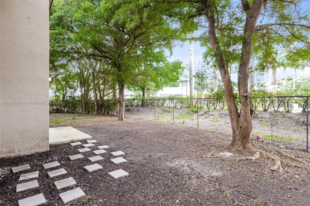 Active With Contract: $2,500 (5 beds, 3 baths, 2170 Square Feet)