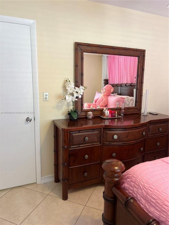 На продажу: $719,000 (3 спален, 3 ванн, 2009 Квадратных фут)