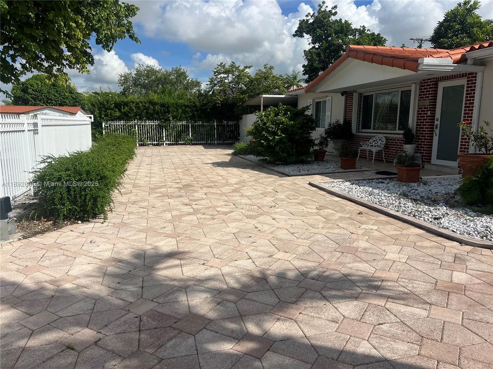 На продажу: $719,000 (3 спален, 3 ванн, 2009 Квадратных фут)