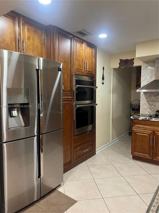 На продажу: $719,000 (3 спален, 3 ванн, 2009 Квадратных фут)